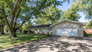 3415 N Westlawn Ave, Decatur, IL 62526