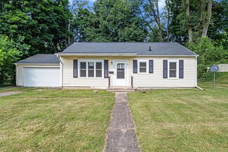 313 East Dr, Marshall, MI 49068