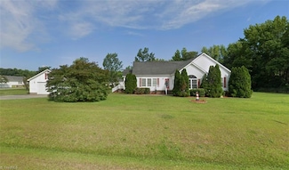 3114 Franklin St, Farmville, NC 27828