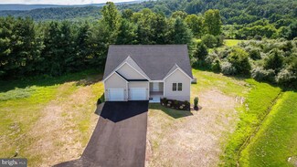 40 Mdg Ct, Berkeley Springs, WV 25411