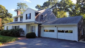 5 Redgate Ln, Falmouth, MA 02540