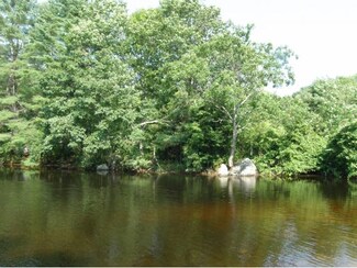 1 Concord Dr, Webster, NH 03303