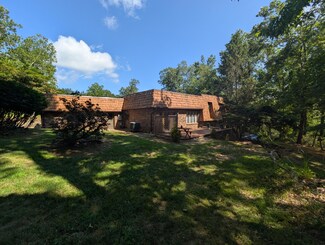 5220 Hampton Ct, Zanesville, OH 43701