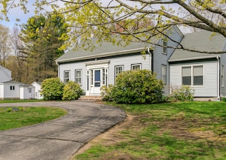 63 Fletcher St, Kennebunk, ME 04043