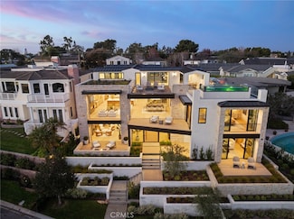 302 Kings Rd, Newport Beach, CA 92663