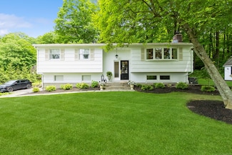 59 Flint Ridge Rd, Monroe, CT 06468