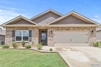 6558 Jacaranda Dr, Huntsville, AL 35806