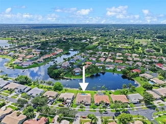 5421 Hawkes Bluff Ave, Davie, FL 33331