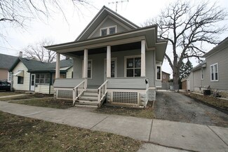705 Hamilton Ave, Aurora, IL 60505