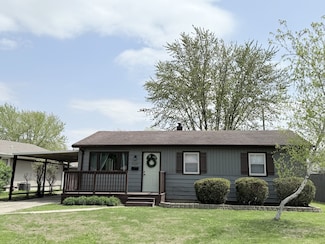 2127 Meadow Lawn Ln, Peru, IL 61354