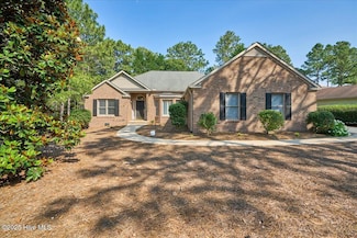 6 Elmhurst Place, Pinehurst, NC 28374