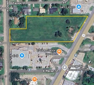 1321 E Mulberry St, Angleton, TX 77515