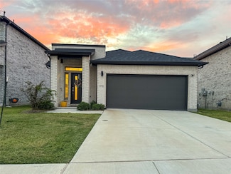 4710 Hunter Hurst Dr, Princeton, TX 75407