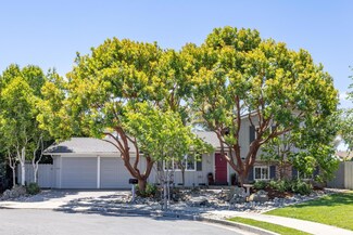 20 Dickens Cir, Salinas, CA 93901