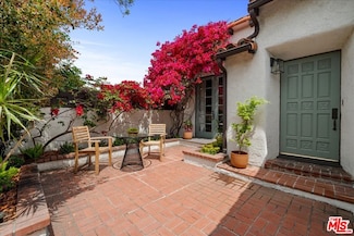 3074 Lake Hollywood Dr, Los Angeles, CA 90068