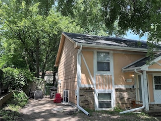 1834 E Park Ave, Des Moines, IA 50320