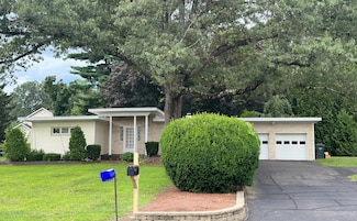23 S Elm St, Windsor Locks, CT 06096