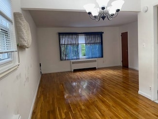 42-04 Little Neck Pkwy Unit 2nd fl, Flushing, NY 11363