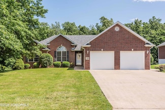 210 Madelines Park Cir, Jefferson City, MO 65109