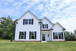 716 Riverside Estates, Lanett, AL 36863