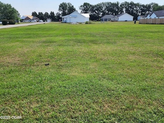 1301-1303 E 17th St, Lamar, MO 64759