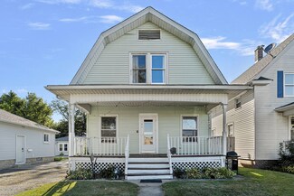 818 E St, La Porte, IN 46350