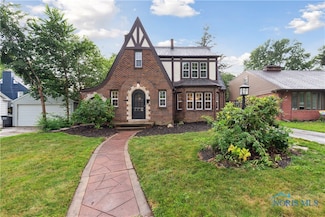 2515 Densmore Dr, Toledo, OH 43606