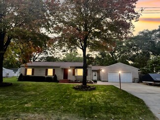 1106 Woodcrest St, Muskegon, MI 49442