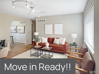 9800 Tullamoor Dr, Saint Louis, MO 63136