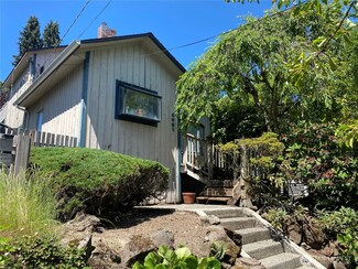6031 Mckinley Place N, Seattle, WA 98103