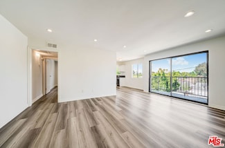 7453 Haskell Ave Unit 10, Van Nuys, CA 91406