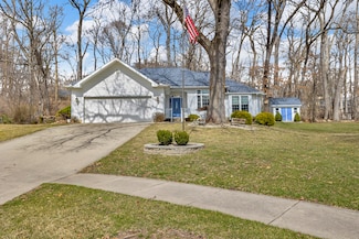 930 Essex Park Dr, Jackson, MI 49203