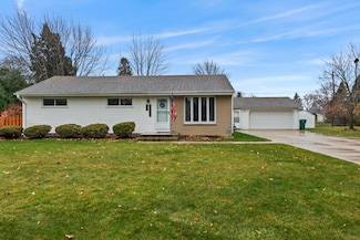 N54W14225 Van Buren Dr, Menomonee Falls, WI 53051
