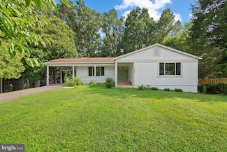 7804 Suthard Dr, Derwood, MD 20855