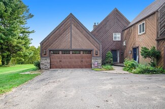 278 Fairway Ct, Plainwell, MI 49080