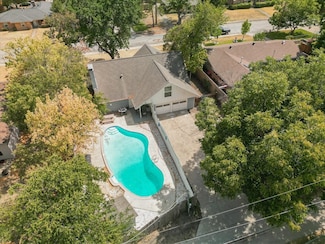 742 Austrian Rd, Grand Prairie, TX 75050