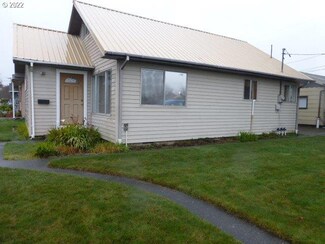 2107 Elm Ave, Reedsport, OR 97467