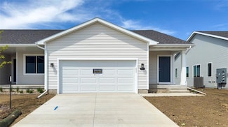 722 Caliburn St, Pleasant Hill, IA 50327