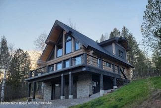 135 Caribou Forest Dr, Alpine, WY 83128