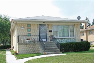 5945 W Maple Ave, Berkeley, IL 60163
