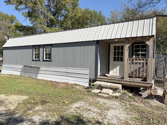 130 Locust St, Chetopa, KS 67336