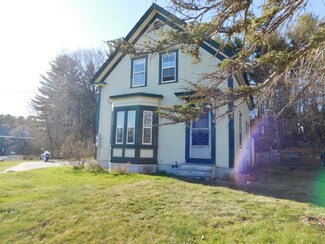 55 Witchtrot Rd, Sanbornville, NH 03872