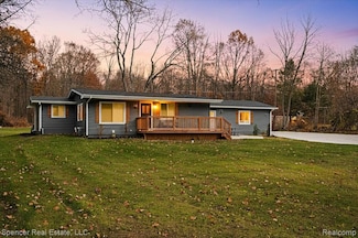 7669 S Eston Rd, Clarkston, MI 48348
