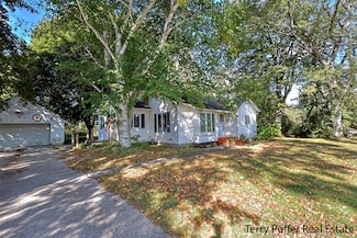 4585 3rd St, New Era, MI 49446