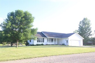 3247 Quasqueton Ave, Walker, IA 52352