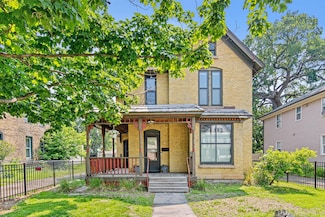 1813 11th Ave S, Minneapolis, MN 55404