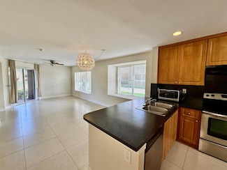 4855 Via Palm Lakes Unit 912, West Palm Beach, FL 33417