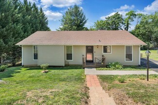 3110 Glenmont Dr, Roanoke, VA 24018