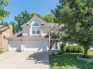 520 NE Garnet Ln, Lees Summit, MO 64064