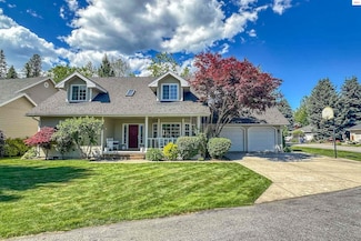 1502 Mathison Dr, Sandpoint, ID 83864